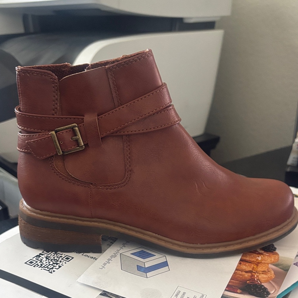 New B.O.C  Claira Boots. Size 6.5 - Picture 3 of 3